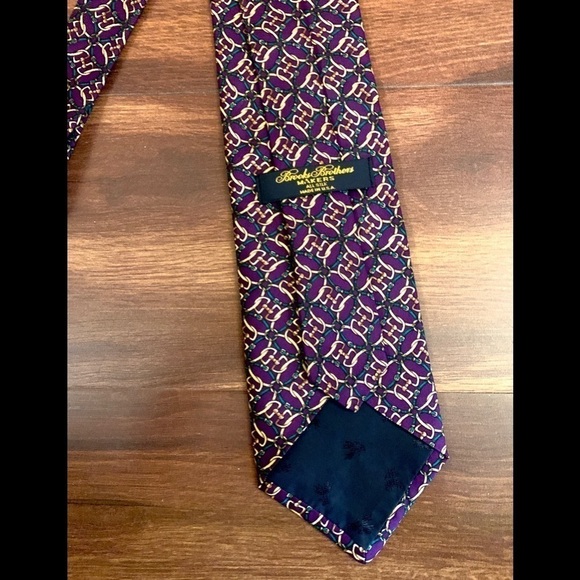 🍂SALE🍂 BROOKS BROTHERS Makers Purple All Silk Links Print Necktie Made In USA - Picture 3 of 9